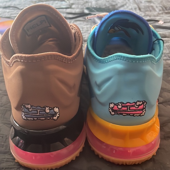 LeBron  Spacejam 18s - Picture 6 of 9